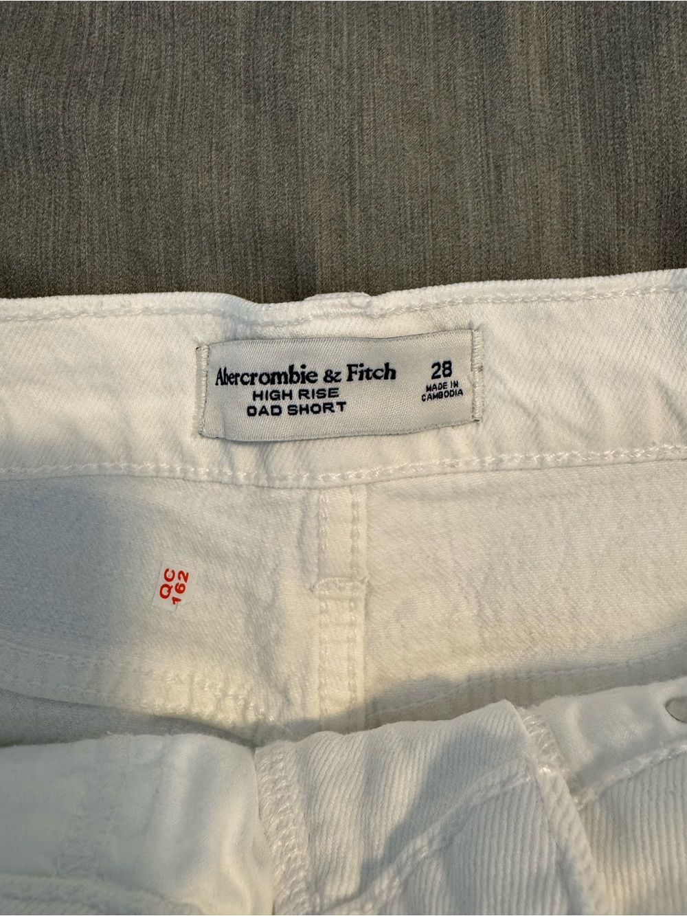 A&F High Rise Dad Short - Picture 3 of 4